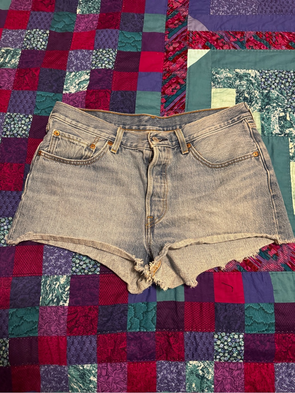 Women’s Levi’s cut off shorts